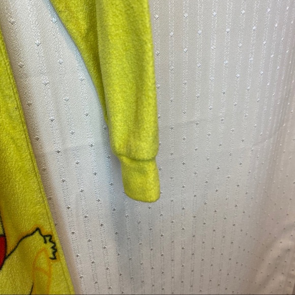 Pikachu pajamas and little plush - Picture 6 of 11